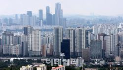 월급 한 푼도 안 쓰고 26년 모아야 서울 아파트 산다