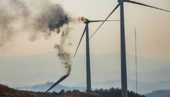 영덕 풍력단지 화재로 3명 사망…한달여 만에 또 사고(종합)