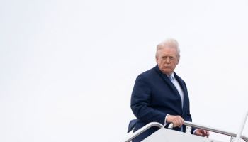 트럼프 "이란과 생산적 대화" 공격 연기…원유 선물 급락(종합)