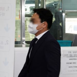 '재판거래 의혹' 현직 부장판사 구속영장 기각…法 "소명 부족"