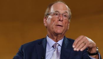 블랙록 CEO “시장 타이밍 집착 말라…AI, 불평등 더 키울 수도”