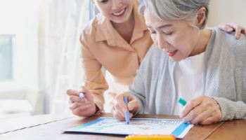 경증치매환자 보험금 ‘현금’ 지급 안돼…"미술치료만이라도 해줘야"