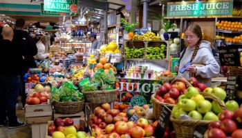에너지 쇼크 장기화 …印 영화 개봉 연기, 伊 와인값 급등