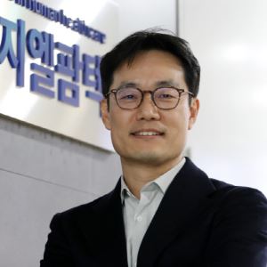 "역대 최대 매출·흑자 전환...더블유사이언스 인수로 체질 개선 성공"