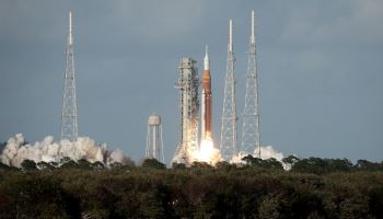 인류, 54년 만에 다시 달 향해 날았다