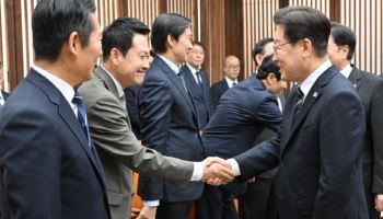 李대통령, 장동혁에 '넥타이'로 뼈있는 농담…"빨간색은?"