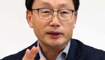 구현모 “AI 시대, ‘머리만 쓰는 직업’은 위험”
