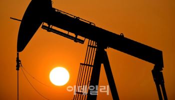 트럼프, 이란 재차 압박에도 소폭 상승 그친 국제유가…왜?