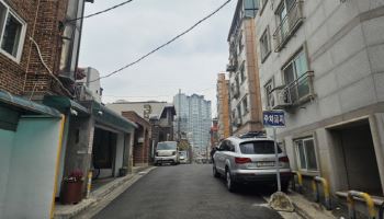 “시장서 장사해 겨우 사는데 이자 폭탄”…면목 빌라촌의 눈물[르포]