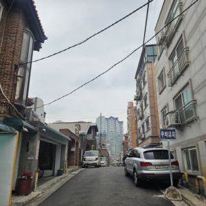 “시장서 장사해 겨우 사는데 이자 폭탄”…면목 빌라촌의 눈물[르포]