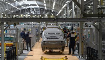 내연·하이브리드·전기차 ‘전천후’…트럼프 변수에도 홀로 웃은 현대차