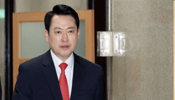 현장 나서는 정청래, 안 보이는 장동혁…엇갈린 여야 행보