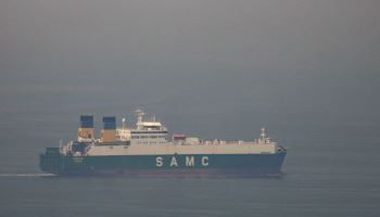 “이스라엘 휴전 위반에 유조선 호르무즈 통행 중단”