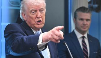 트럼프 "美전력, 합의 완전 이행 전까지 이란 주변 머물것"