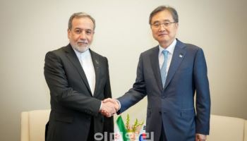 한·이란 외교장관 통화 "장관 특사 파견…호르무즈 항행 재개돼야"(종합)