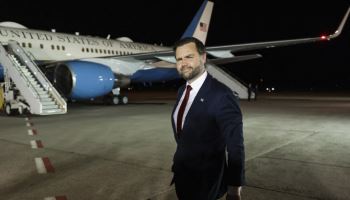 美 부통령 "이란과 긍정적 협상 기대"…'장난 말라' 경고도