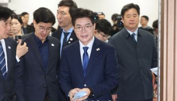 與 정원오 "전쟁추경 통과 환영…오세훈 서울시장 치적 쌓을 때 아냐"