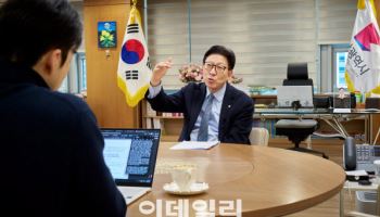 국힘 부산시장 후보에 박형준...전재수와 한판 승부