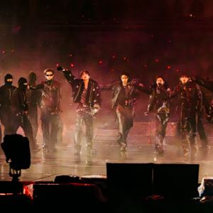 "잘 노는 아미, 소리질러!" BTS, 고양 공연 2일차 포문