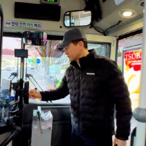 차량 2부제에 시내버스 오른 오세훈 시장…'기동카'도 동참