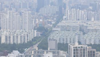 서울 아파트값 양극화 소폭 완화…초고가 내리고, 하위는 올랐다