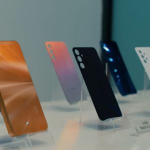 갤럭시 혁신의 '틀'을 빚다…완성도 결정짓는 금형의 가치[모닝폰]