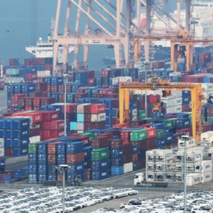 중동사태에도 4월초 수출 '역대 최대'…반도체 ‘고공행진’(종합)