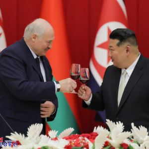 친러국가와 관계 다지고 中과 소통하고…미중회담 전 바빠진 北