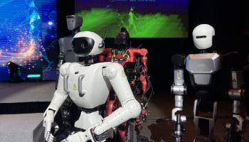 삼성·SK ·CJ 속속 투입…연구실 밖 나온 로봇, 다음은 양산 차례