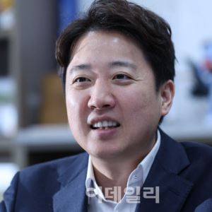 AI로 공약짜고 여론조사…'그들만의 리그'된 정치 진입장벽 허문다①