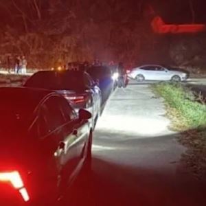 "절대 가지 말라" 경고에도 줄 섰다…'살목지'로 몰려든 사람들