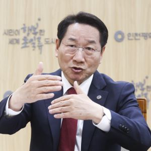 유정복 "압도적 성과 후퇴시켜선 안돼...인천엔 검증된 일꾼 필요" [만났습니다]①