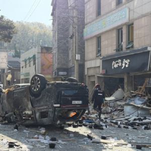 가게 앞 '카니발' 방패 역할...청주 가스 폭발, 대형 참사 막아