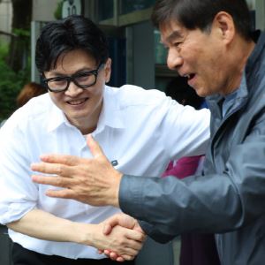 [르포]"뭐라캐도 국힘"vs"보여주기식이다"…한동훈 뛰어든 북구갑 가보니
