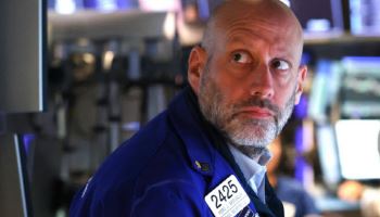 뉴욕증시, 또 최고치…“리스크 과소평가” 경계도[월스트리트in]