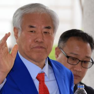 전광훈 "난 오줌도 혼자 못싸는 중환자"…보석 후 첫 재판