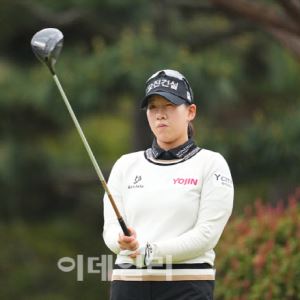 [포토]홍지원,첫 날 선두 정조준