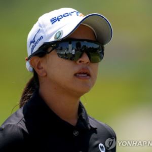 화려한 부활 노리는 김세영,  LA 챔피언십 2R 단독 선두 도약