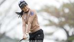 [포토]장수연,중앙을 바라본다