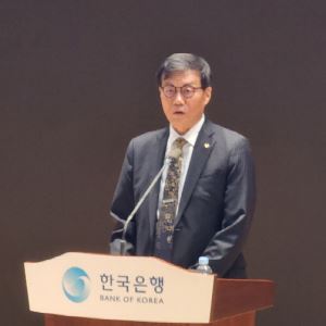 이창용 총재 “국제 회의 출장, 이란전쟁과 엔트로픽이 화두”