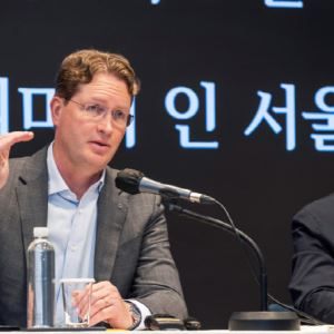벤츠 회장 "삼성SDI 첫 계약…韓 배터리 파트너십 확대"