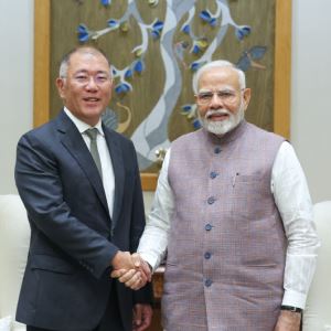 정의선 회장, 印 모디 총리와 8년 약속 지켰다…특화 ''3륜차'' 개발 속도