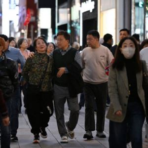 연휴 앞두고 중국→일본행 싹 끊겼다…야스쿠니 봉납 ‘부채질’