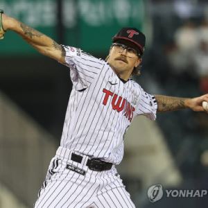 '웰스 8이닝 1실점-송찬의 결승 투런포' LG, 한화 잡고 3연승