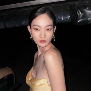 모델 신현지, 극비리 결혼설…소속사 "개인 사정이라 확인 어려워"