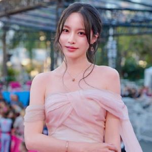 '젠플루언서' 배윤경, 핑크빛 드레스 입고 '칸 시리즈' 달궈