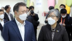경찰, '코로나 백신 부실 관리 의혹' 문재인·정은경 수사