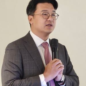이환철 엘앤씨바이오 회장 “ECM은 재생의학...의료기기보다 철저히 관리”