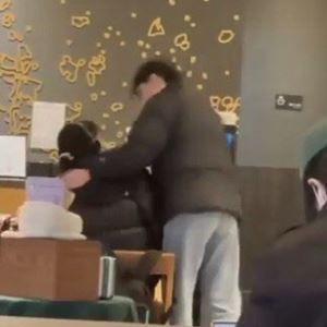 카페 돌면서 여성 12명에 '와락'…30대男 "정말 죄송해"