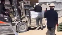 지게차에 이주노동자 묶고 조롱…가해자 법정선 "죄송하다"